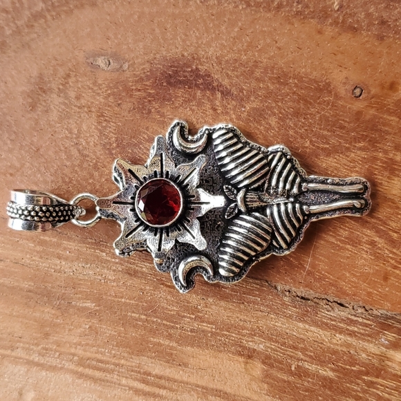 New Garnet 925 Silver Luna Moth Double Crescent Moon Pendant. - Picture 6 of 12